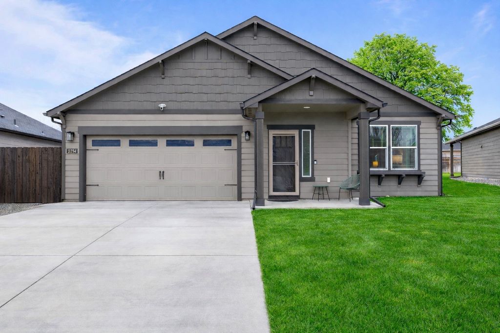 2214 Leonard Drive, Walla Walla, WA 99362