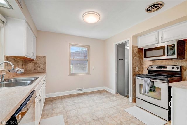 24037 Mastick Road, North Olmsted, OH 44070