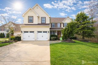 8 clearbrook Court, Howell, NJ 07731