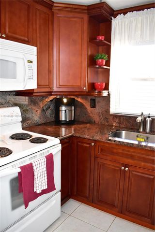 9801 Sunrise Lakes Blvd 301, Sunrise, FL 33322