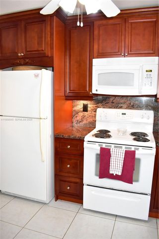 9801 Sunrise Lakes Blvd 301, Sunrise, FL 33322