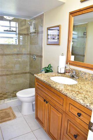 9801 Sunrise Lakes Blvd 301, Sunrise, FL 33322