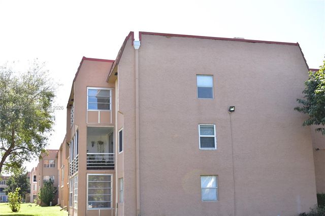 9801 Sunrise Lakes Blvd 301, Sunrise, FL 33322