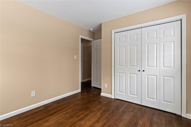 1090 Shalimar Drive, Winston-salem, NC 27127