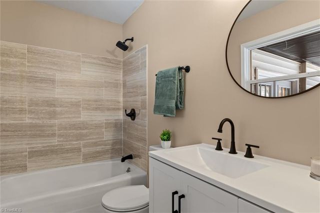 1090 Shalimar Drive, Winston-salem, NC 27127