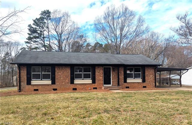 1090 Shalimar Drive, Winston-salem, NC 27127