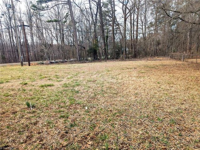 1090 Shalimar Drive, Winston-salem, NC 27127
