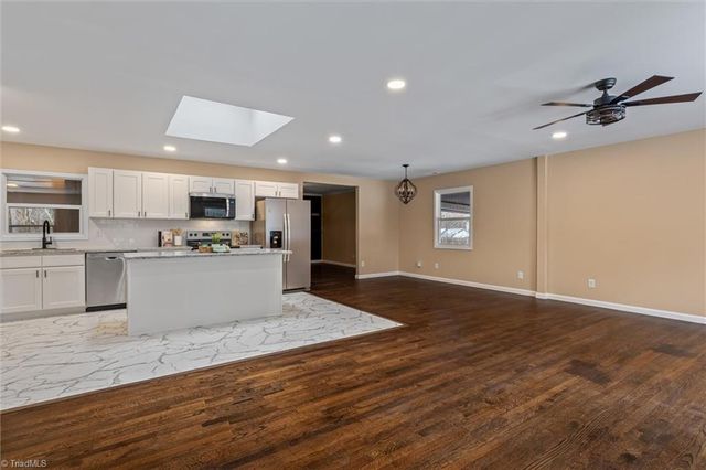1090 Shalimar Drive, Winston-salem, NC 27127
