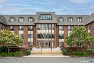 779 Prospect Avenue 14, West Hartford, CT 06105