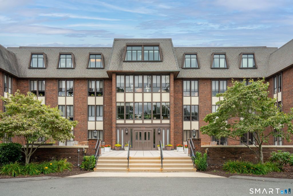 779 Prospect Avenue 14, West Hartford, CT 06105