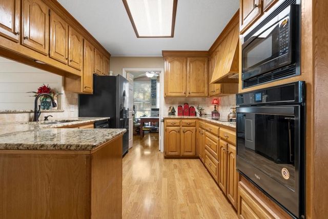 1300 MESA VERDE Drive, Waco, TX 76712