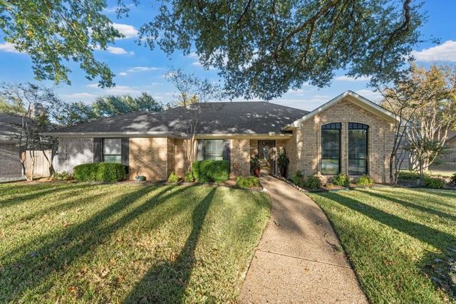 1300 MESA VERDE Drive, Waco, TX 76712