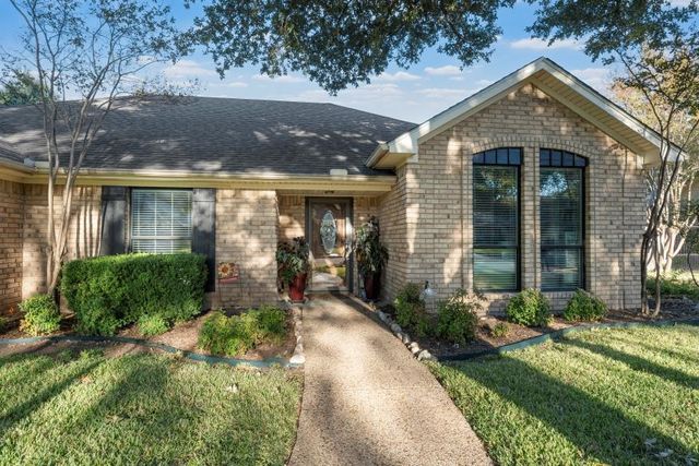 1300 MESA VERDE Drive, Waco, TX 76712