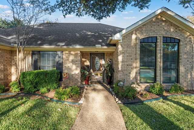 1300 MESA VERDE Drive, Waco, TX 76712