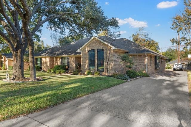 1300 MESA VERDE Drive, Waco, TX 76712