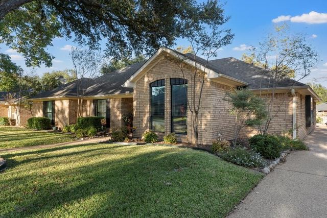 1300 MESA VERDE Drive, Waco, TX 76712