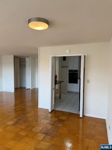 39 39th Street 2L, Paterson, NJ 07514