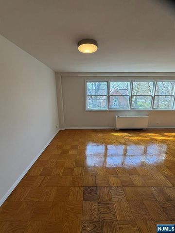 39 39th Street 2L, Paterson, NJ 07514