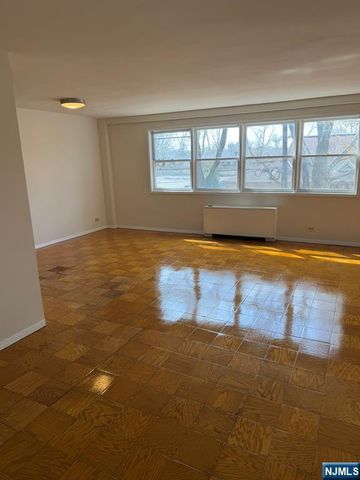 39 39th Street 2L, Paterson, NJ 07514