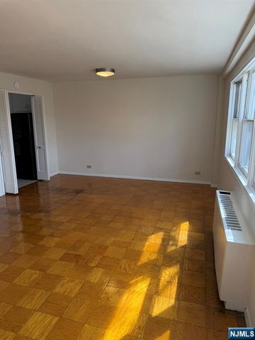 39 39th Street 2L, Paterson, NJ 07514