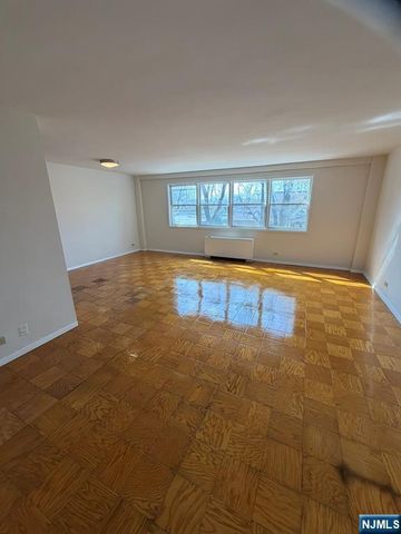 39 39th Street 2L, Paterson, NJ 07514