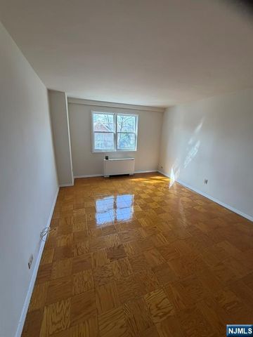 39 39th Street 2L, Paterson, NJ 07514