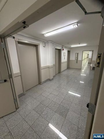 39 39th Street 2L, Paterson, NJ 07514