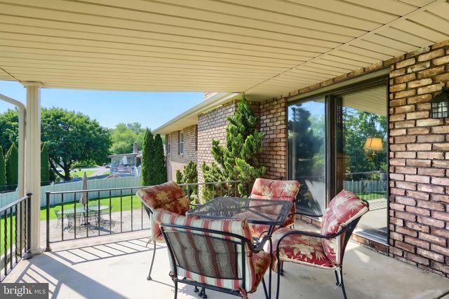 87 CHURCHILL, York, PA 17403