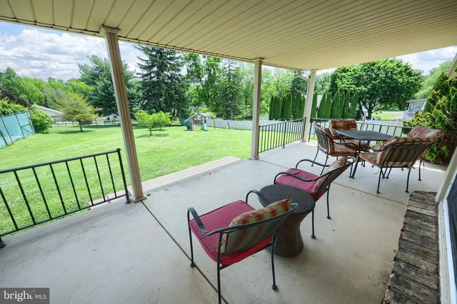 87 CHURCHILL, York, PA 17403