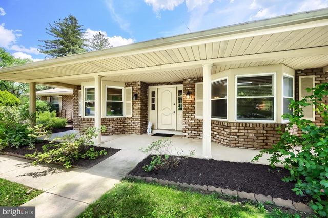 87 CHURCHILL, York, PA 17403