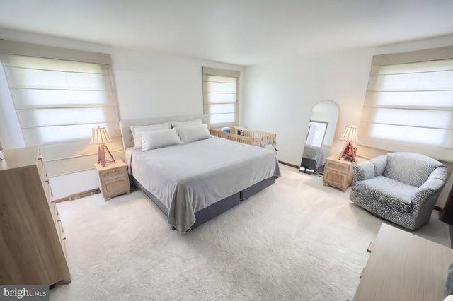 87 CHURCHILL, York, PA 17403