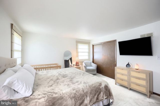 87 CHURCHILL, York, PA 17403