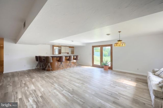 87 CHURCHILL, York, PA 17403