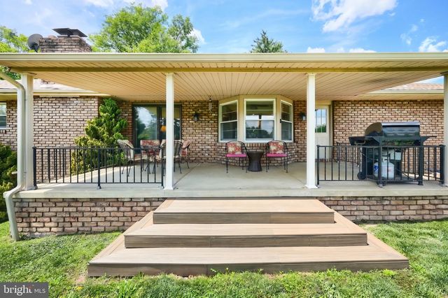 87 CHURCHILL, York, PA 17403