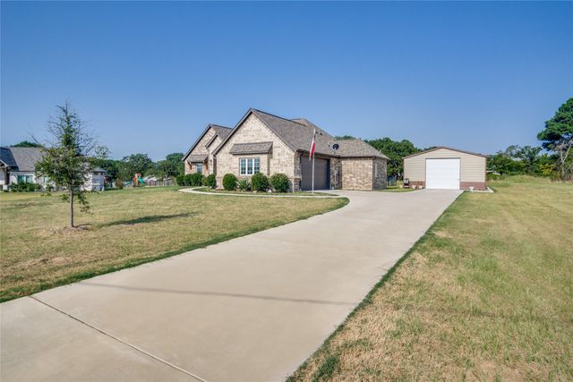 495 Christian Way, Azle, TX 76020