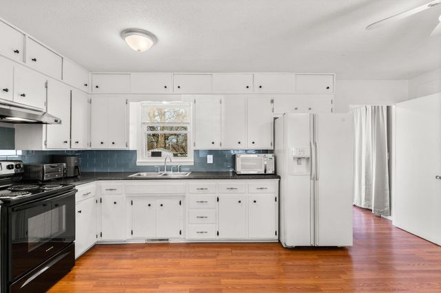 421 Cedar Street, Sparta, MO 65753