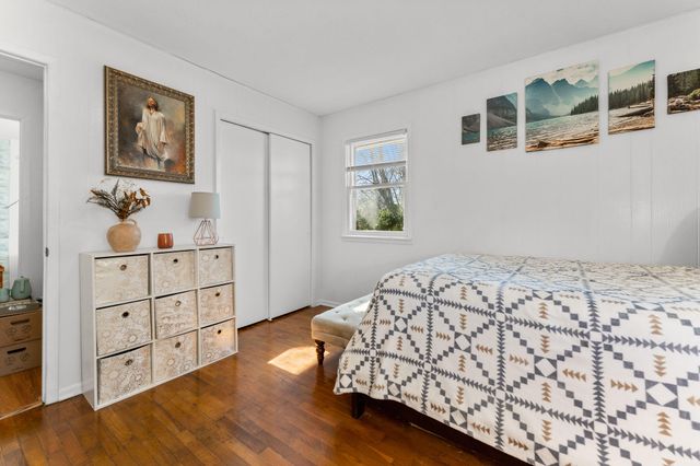 421 Cedar Street, Sparta, MO 65753