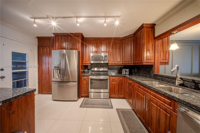 1660 NE 191st Street 4101, Miami, FL 33179