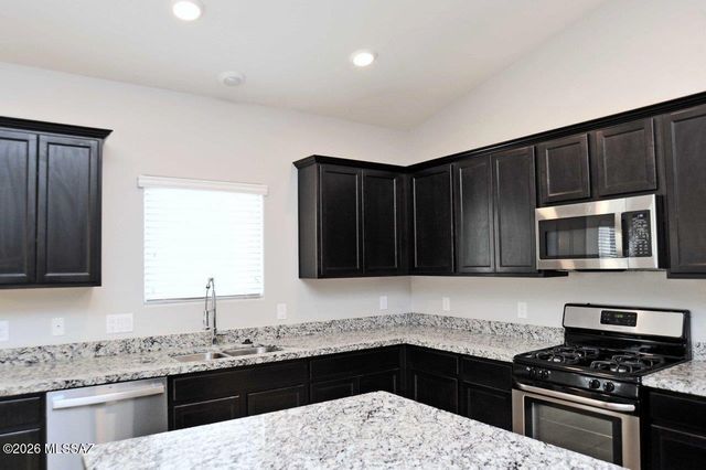 9070 W Old Agave Trail, Marana, AZ 85653