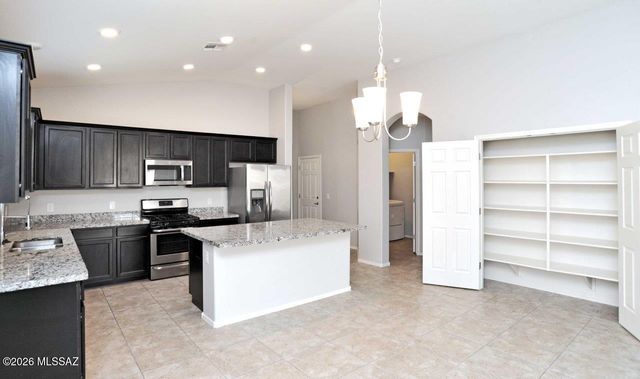 9070 W Old Agave Trail, Marana, AZ 85653