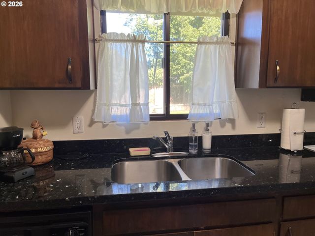 315 HERITAGE Ave, Eugene, OR 97404