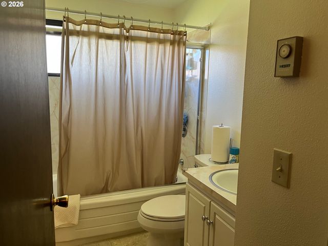 315 HERITAGE Ave, Eugene, OR 97404