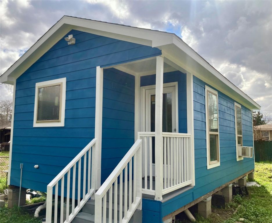 3118 Memel Street B, Houston, TX 77026