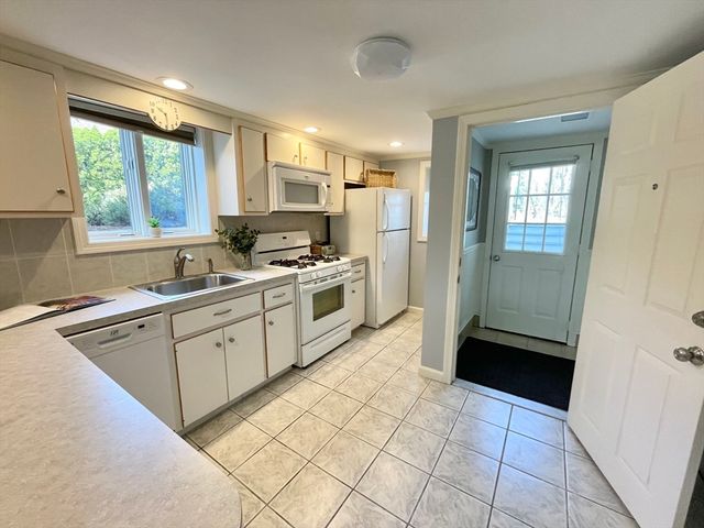73 Benefit B, Mansfield, MA 02048
