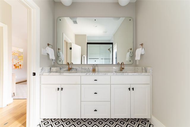 211 Deer Valley, Mabank, TX 75147