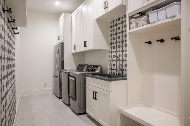 211 Deer Valley, Mabank, TX 75147