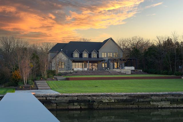 211 Deer Valley, Mabank, TX 75147