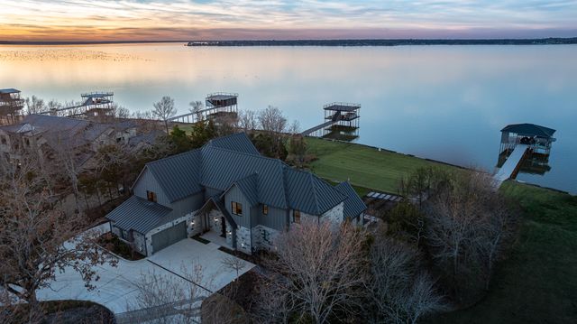 211 Deer Valley, Mabank, TX 75147