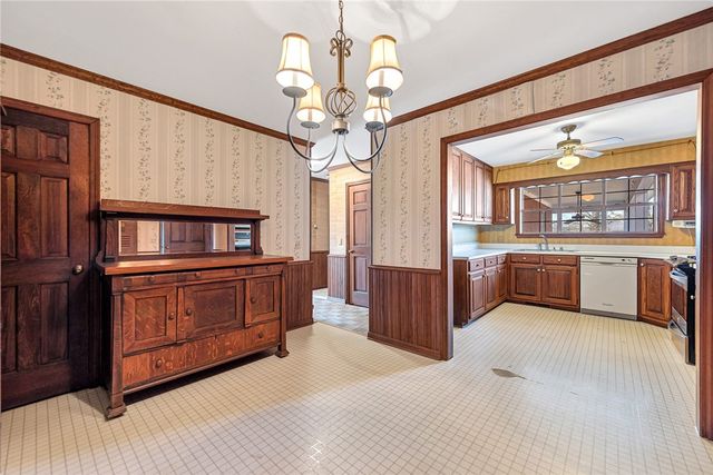 819 Center Street, Elkins, AR 72727