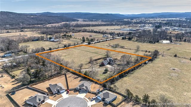 819 Center Street, Elkins, AR 72727